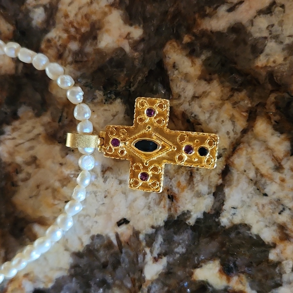 Pearls and gemstone. - Picture 9 of 10